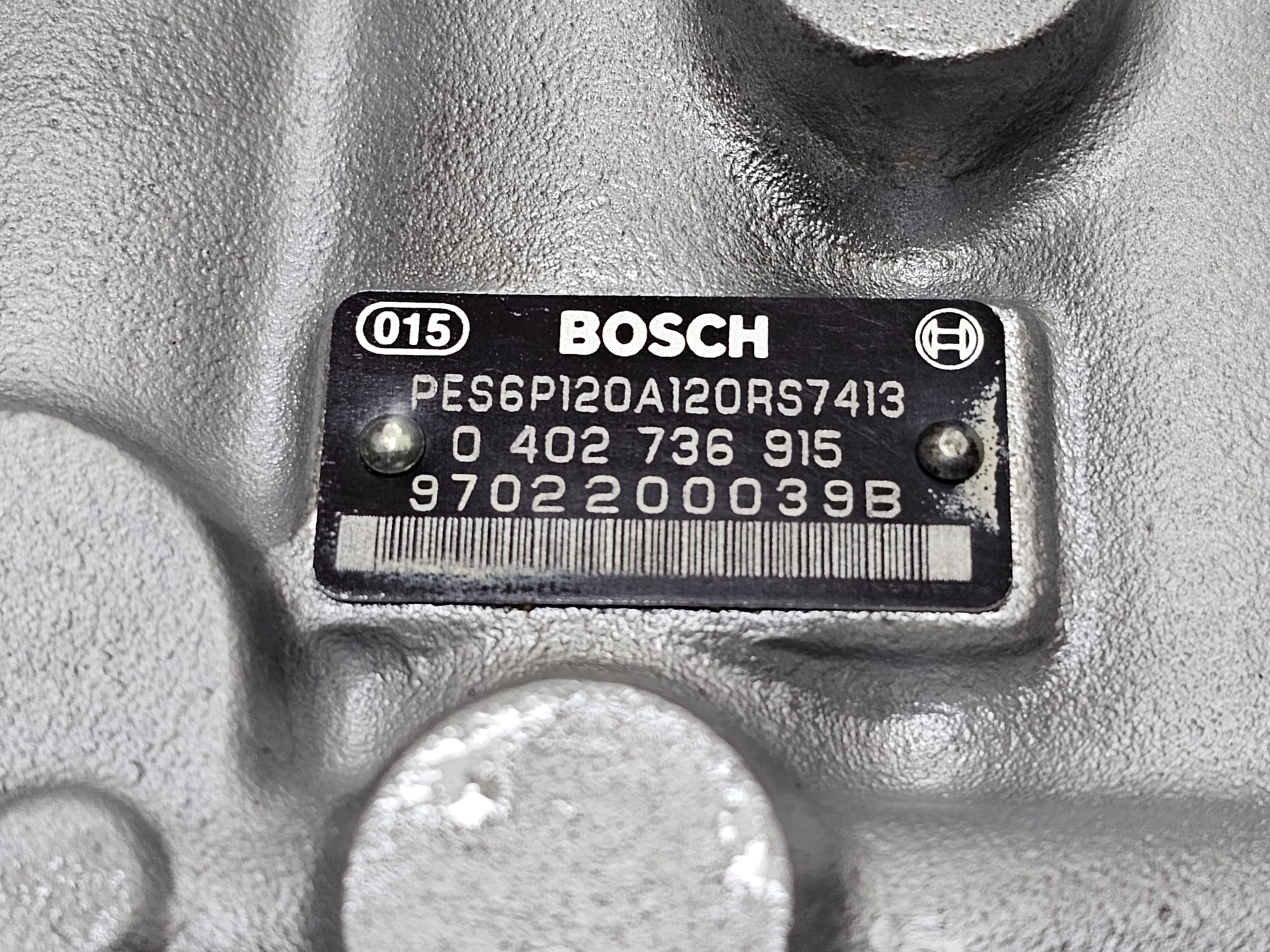 Bosch Inline Diesel Fuel Injection Pump 0402736915 for a Cummins